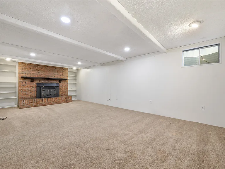 532 S Union Blvd — Photo 14