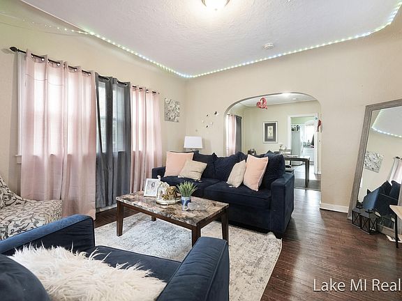 5th image of 1746 Godfrey Ave SW
