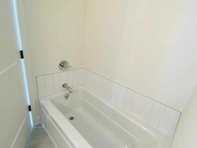 Master bath tub (2nd floor)