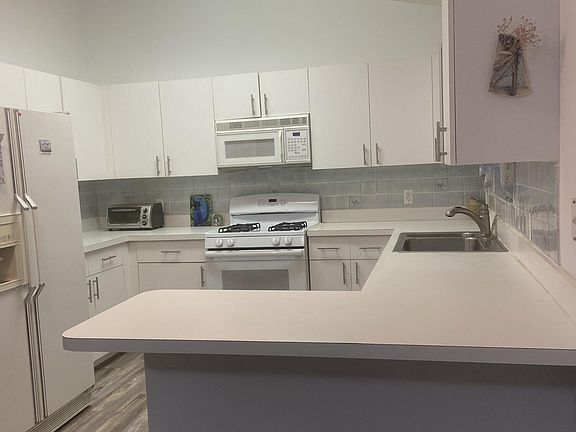 2nd image of 436 NW Sherry Lane