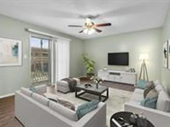 5601 W 58th St APT 212, Mission, KS 66202
