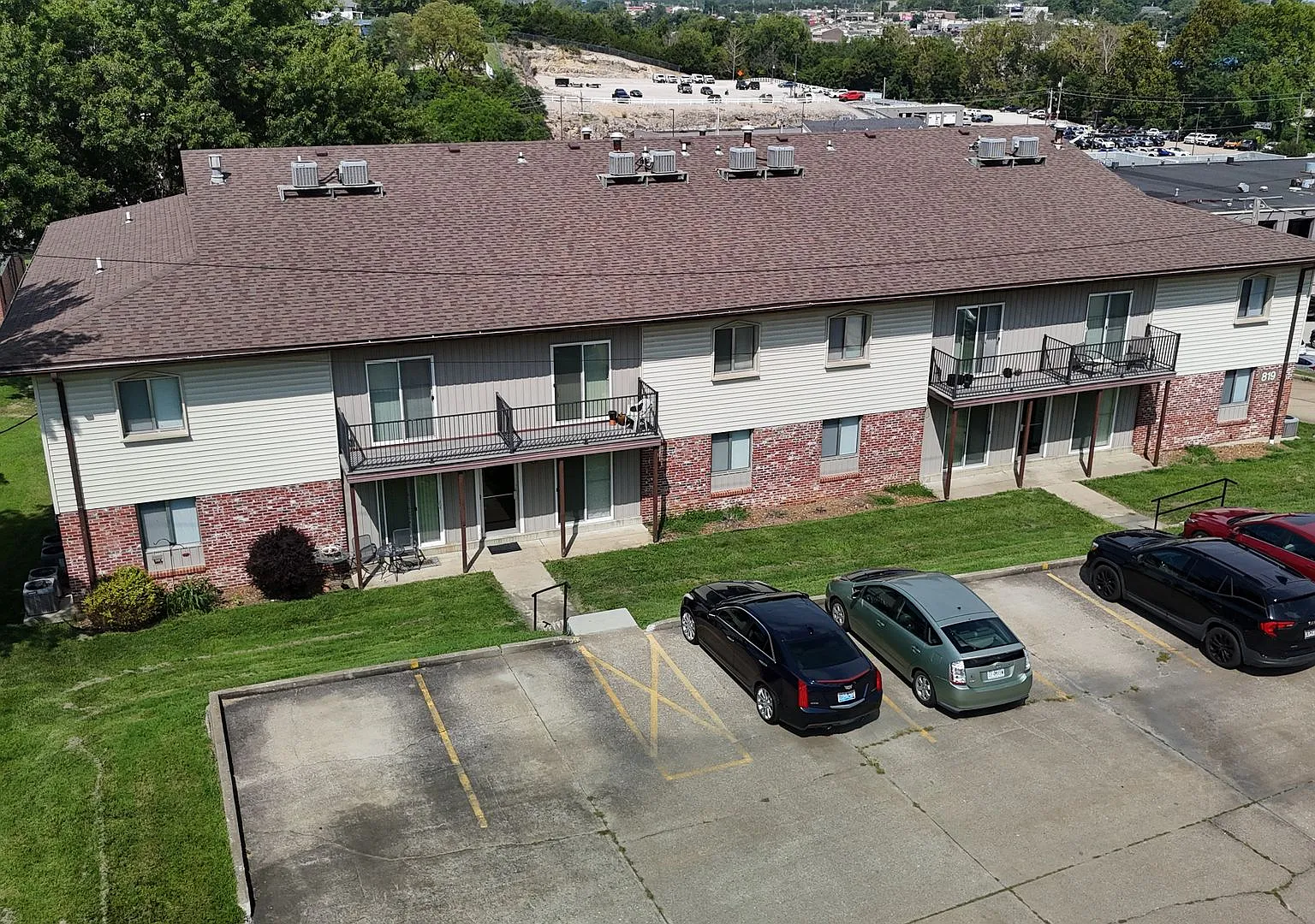 2 Bed, 1 Bath Apartment with Private Pool, Playground & Pavilion — Photo 3
