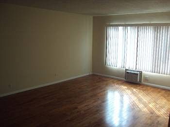 2nd image of 817 N Hudson Ave APT 7