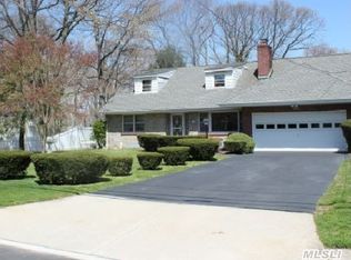 41 Washington Blvd, Commack, NY 11725