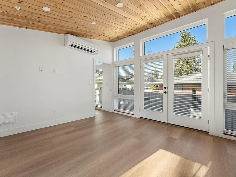 11446 NE Morris St — Photo 14