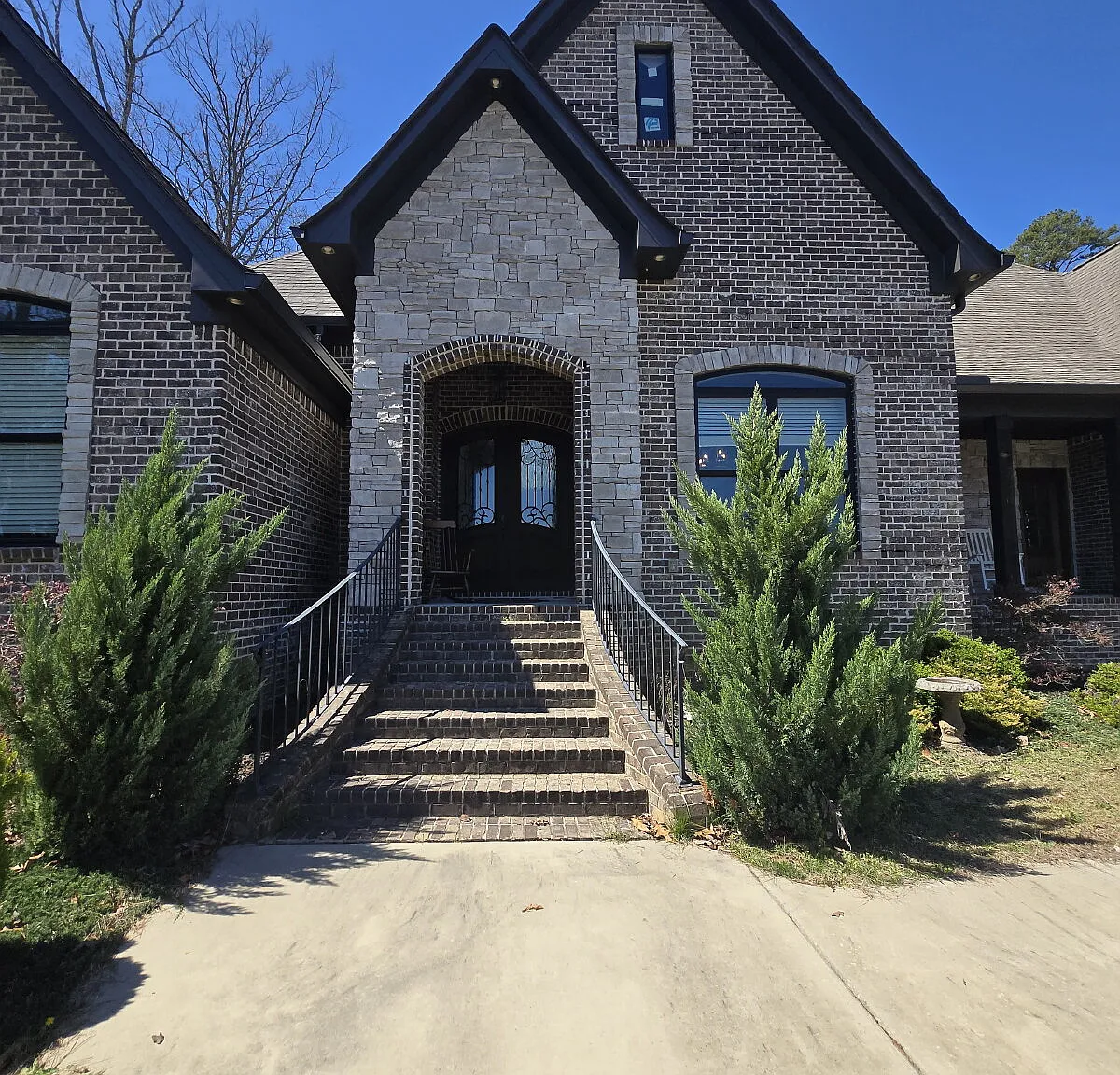 4 bed, 3.5 bath, 3950 sqft, $4,700 — Photo 3