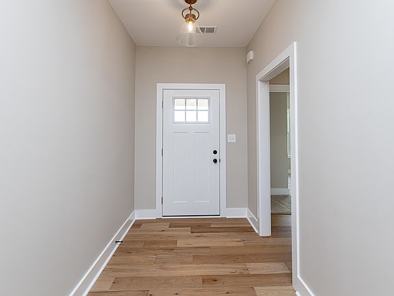 3rd image of 1069 Mission Dr