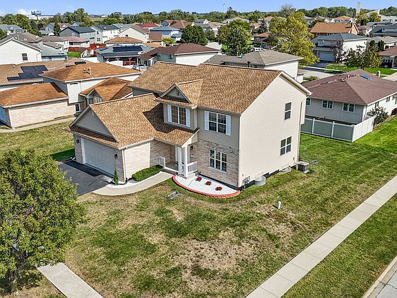 2nd image of 17931 Fairoaks Dr