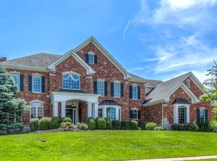 1023 Greystone Manor Pkwy, Chesterfield, MO 63005