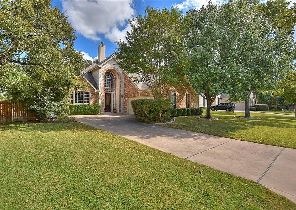 1st image of 30203 Meadow Greens Dr