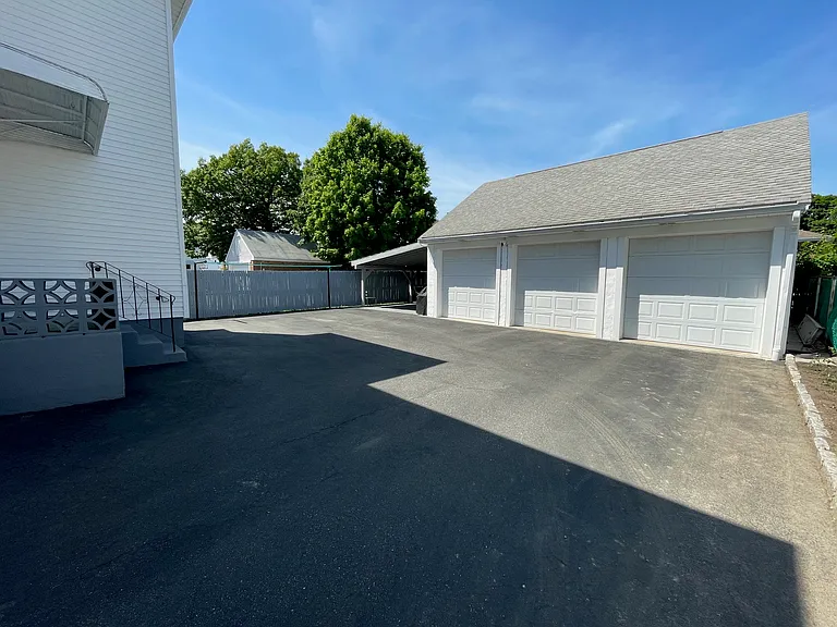 252 Brown St — Photo 18