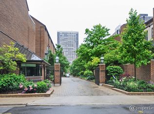 1320 N Sutton Pl, Chicago, IL 60610