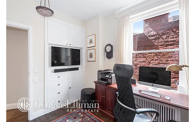 Sold by Douglas Elliman | media 27