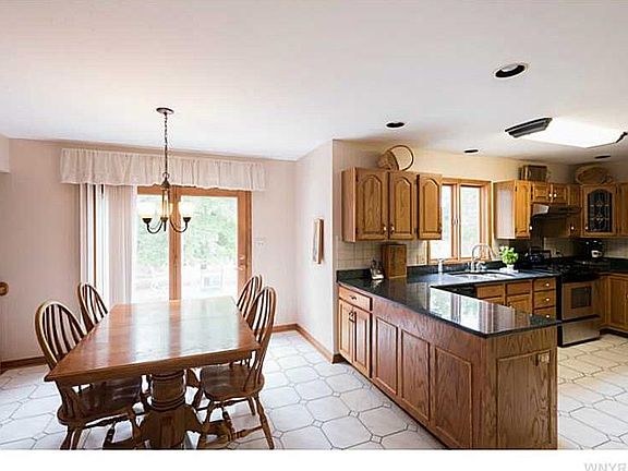 5th image of 4960 Cliffside Dr E