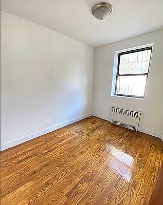 4th image of 433 Columbia St Floor 1