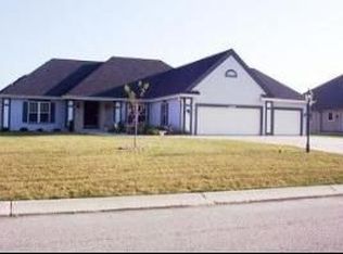 N30W22112 Woodfield Ct W, Waukesha, WI