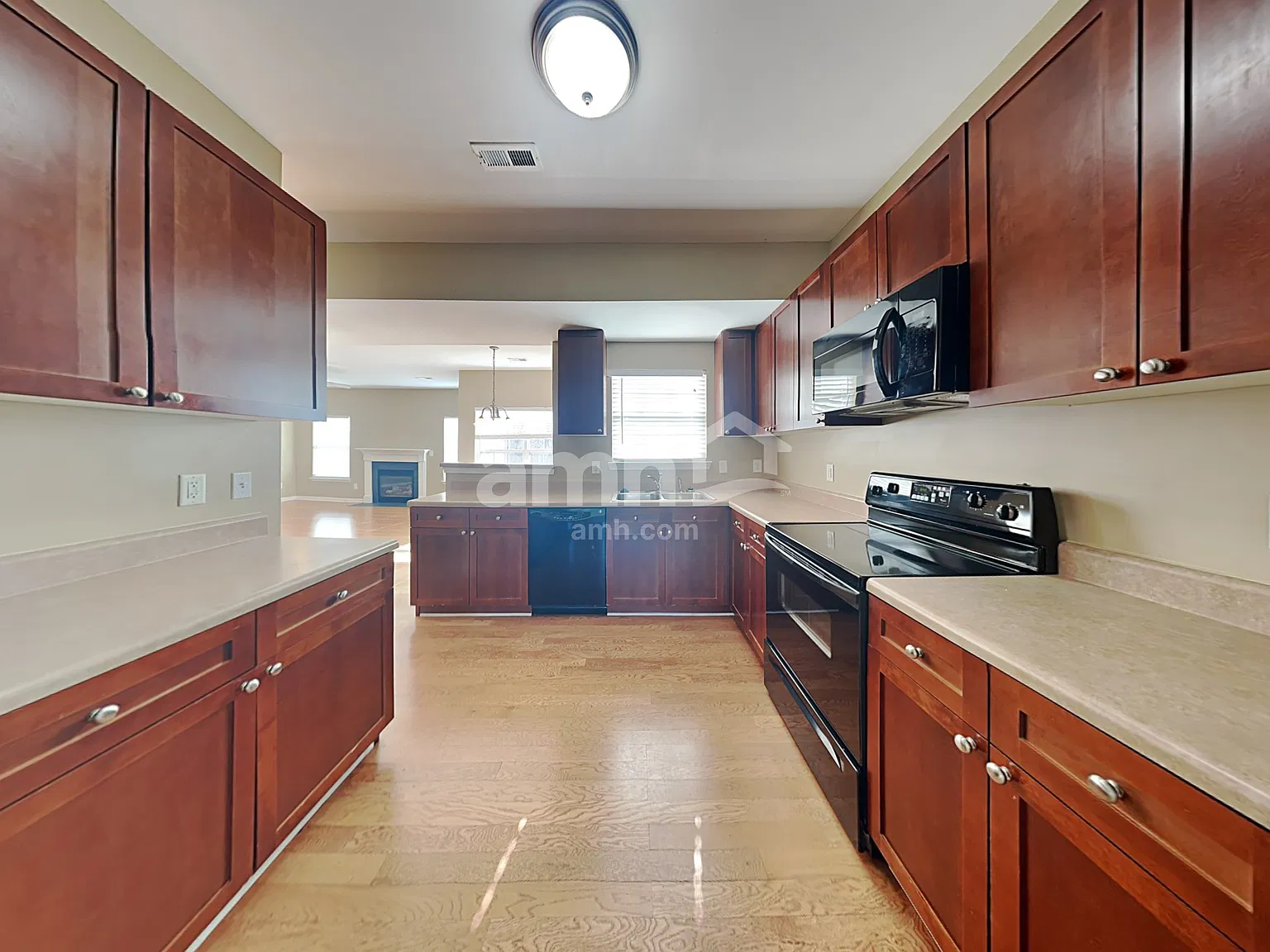3 bed, 2.5 bath, 1988 sqft, $2,500 — Photo 3