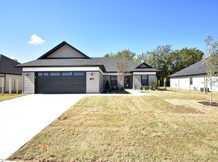 481 N Tacoma St, Farmington, AR 72730