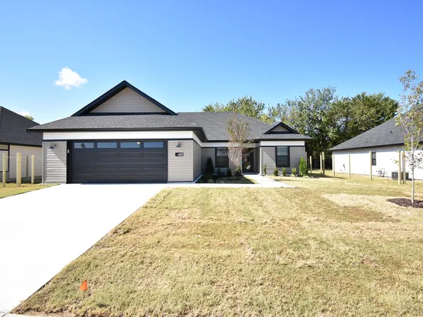 481 N Tacoma St, Farmington, AR 72730