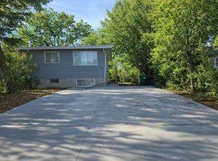 74 E Carleton Pl W, Lethbridge, AB T1K3X6