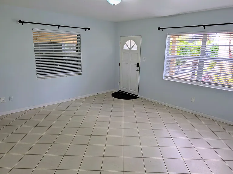 2609 Ives Ave — Photo 3