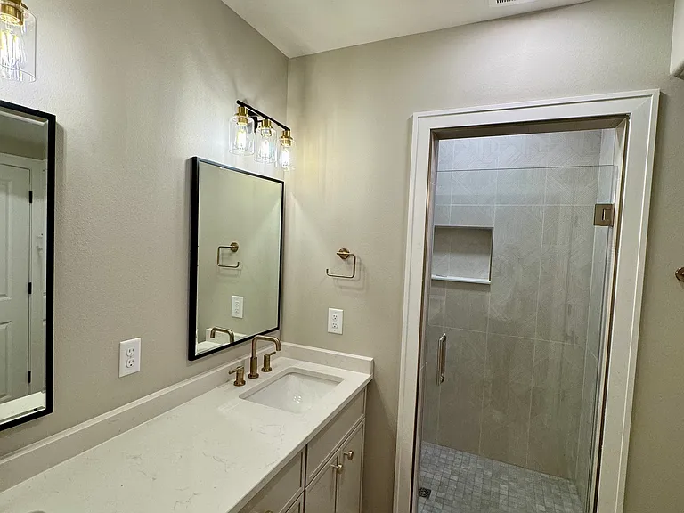 117 W Wisconsin Ave — Photo 13