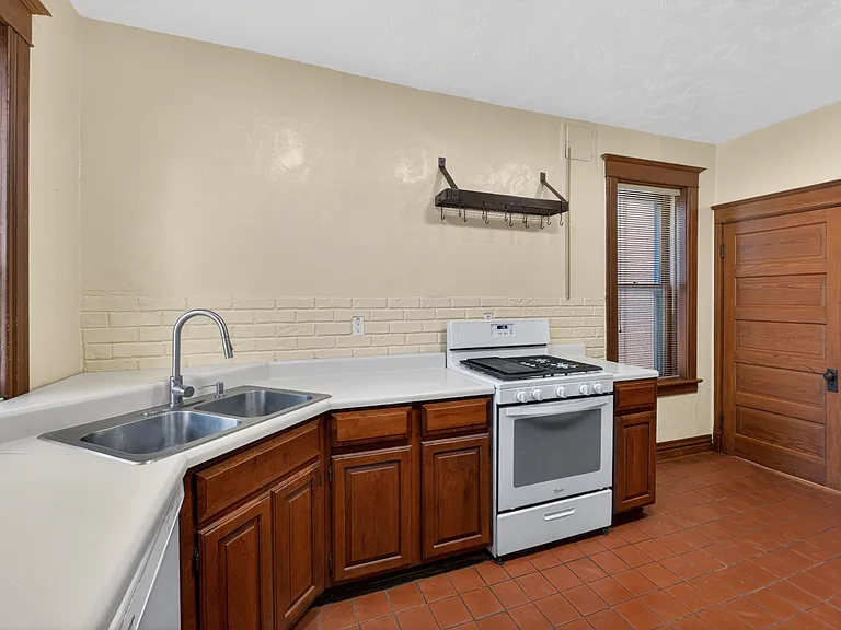 70XX W Park Ave — Photo 11