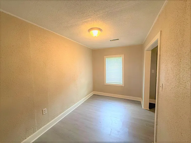 2673 Midland Ave — Photo 5