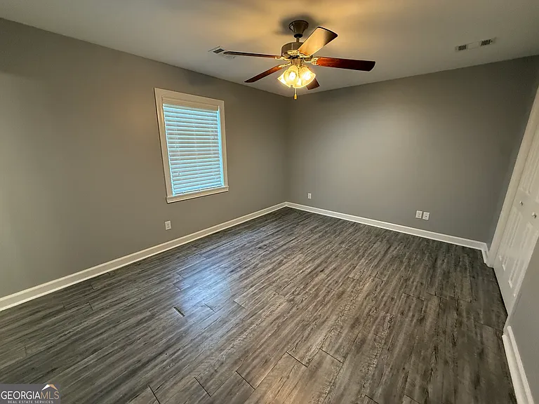 136 Trinity Rd — Photo 27
