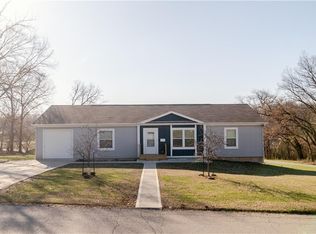 1121 N 6th St, Atchison, KS 66002