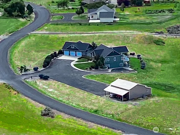 55776 Bay Area Drive, Electric City, WA 99123