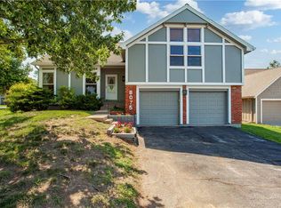 8075 Colony Ln, Lenexa, KS 66215