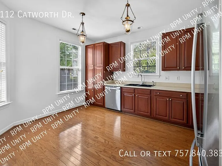 2112 Catworth Dr — Photo 28