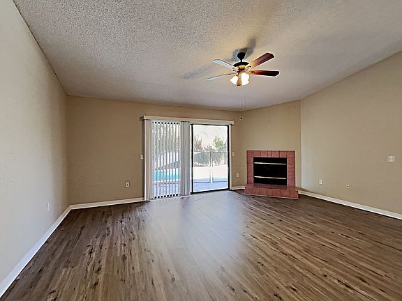 4th image of 427 Country Wood Cir