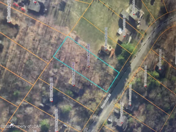 42 Brookfield Rd, Lake Ariel, PA 18436