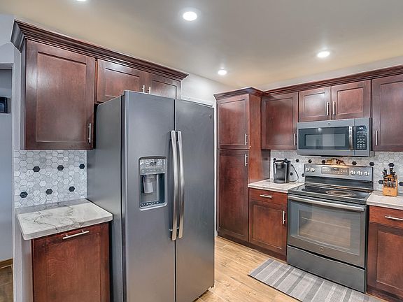 5th image of 2447 S Mulberry