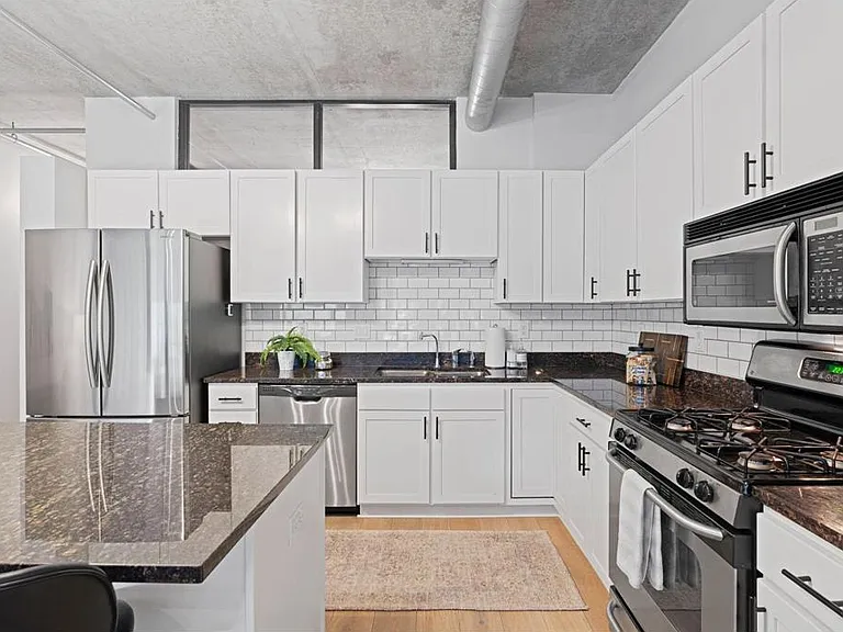 720 N 4th St #213 — Photo 5