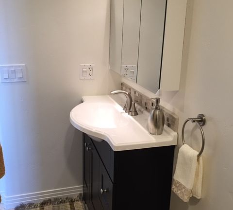 2nd image of 831 Felspar St
