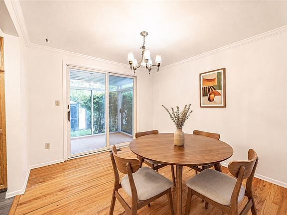 5th image of 344 Springwood Dr
