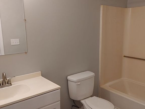 5th image of 40 Wildwood Dr APT 105
