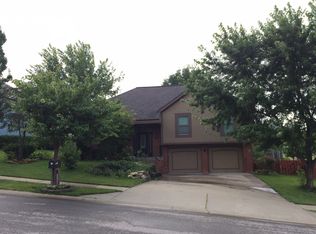 1824 Beagle Ct, Liberty, MO 64068