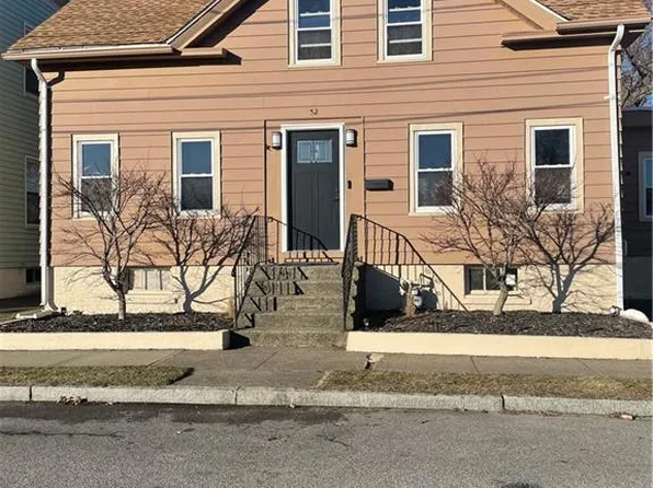 52 Freeborn Ave, East Providence, RI 02914