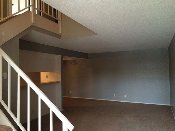 2207 E 67th St UNIT 2102