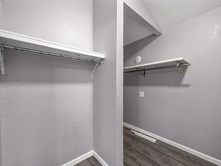 123 FM 480 — Photo 20
