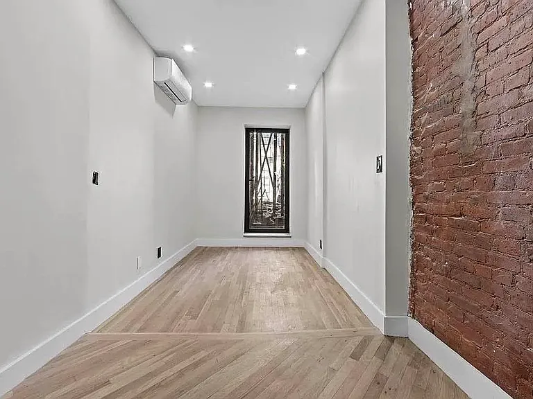 279 S 5th St #1 — Photo 11