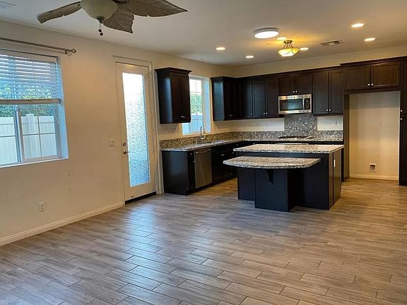 2nd image of 688 Huron Pl