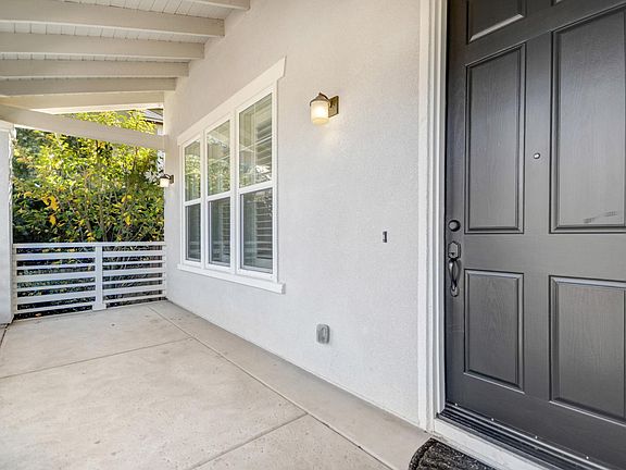 5th image of 247 Mission Dr