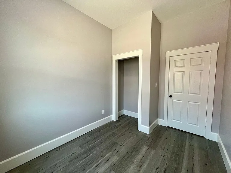 318 S Locust St #3 — Photo 10
