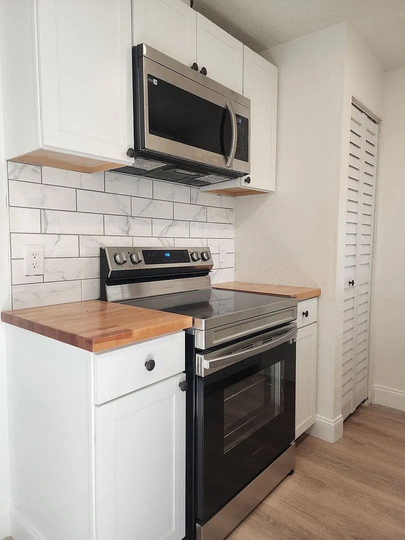 Renovated 2 Bedroom 2 Bath Apartment ** Limited Time Special ** — Photo 1