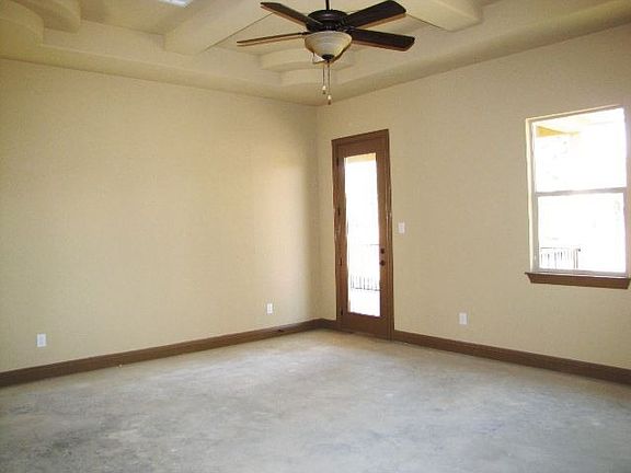 2nd image of 104 Vista Ln